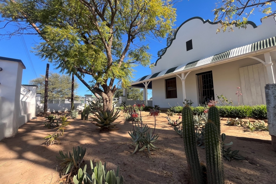 4 Bedroom Property for Sale in Steytlerville Eastern Cape